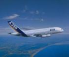Airbus A380 dünyanın en büyük yolcu uçağı olan
